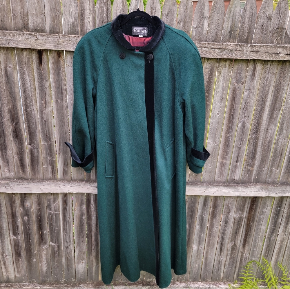 Vintage Long Overcoat Retro 60's Heavy Wool Swing Coat Size 8 Green Black